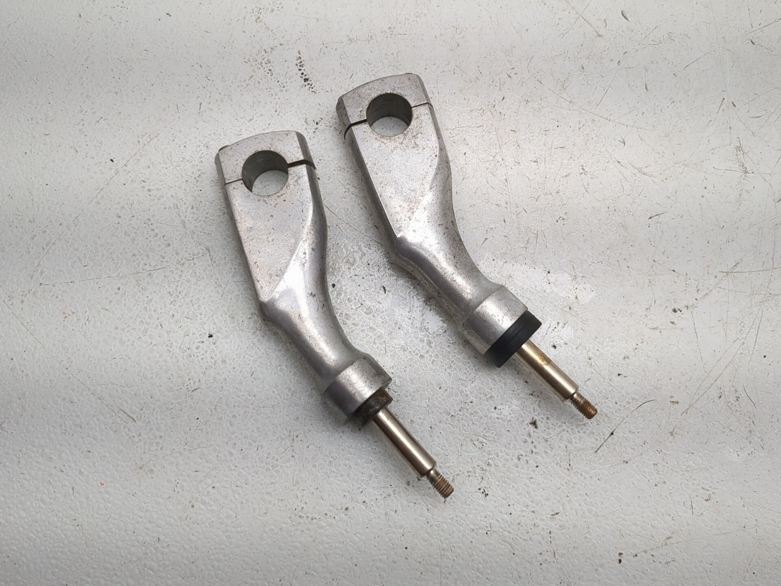 01-07 Honda VT750 DC Shadow Spirit Front Left Right Handlebar Riser Set