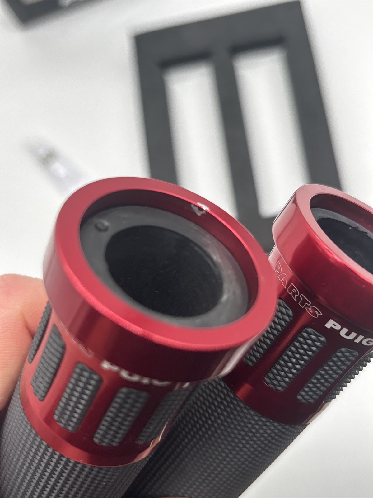 Puig Hi-Tech Parts – Grips Pair Alum 123mm C/Red