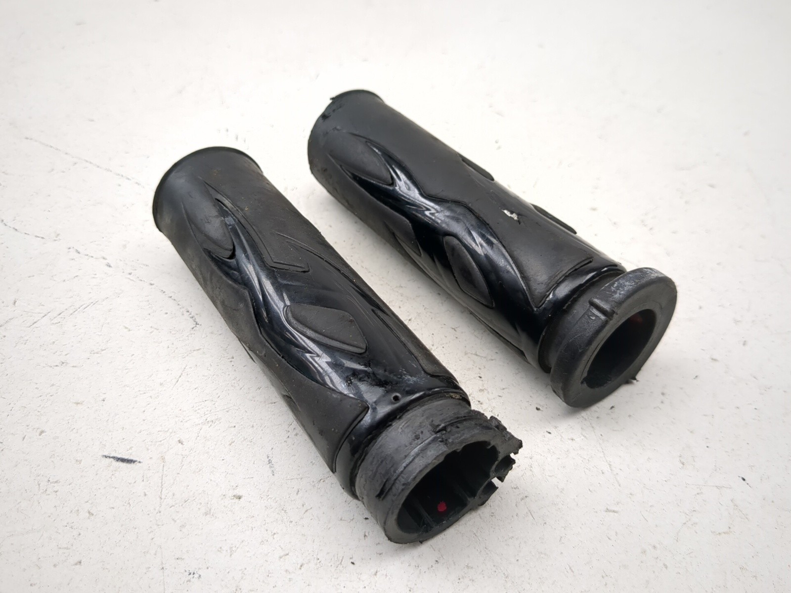 06-11 Harley Davidson Sportster XL1200L Front Left Right Handlebar Grip Set