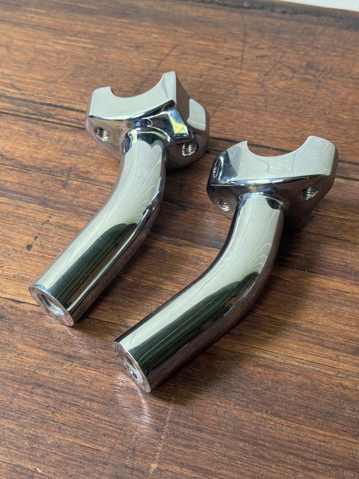 HARLEY-DAVIDSON OEM NOS 56066-82A 4″ Curved Chrome R+L Handlebar Risers #B7