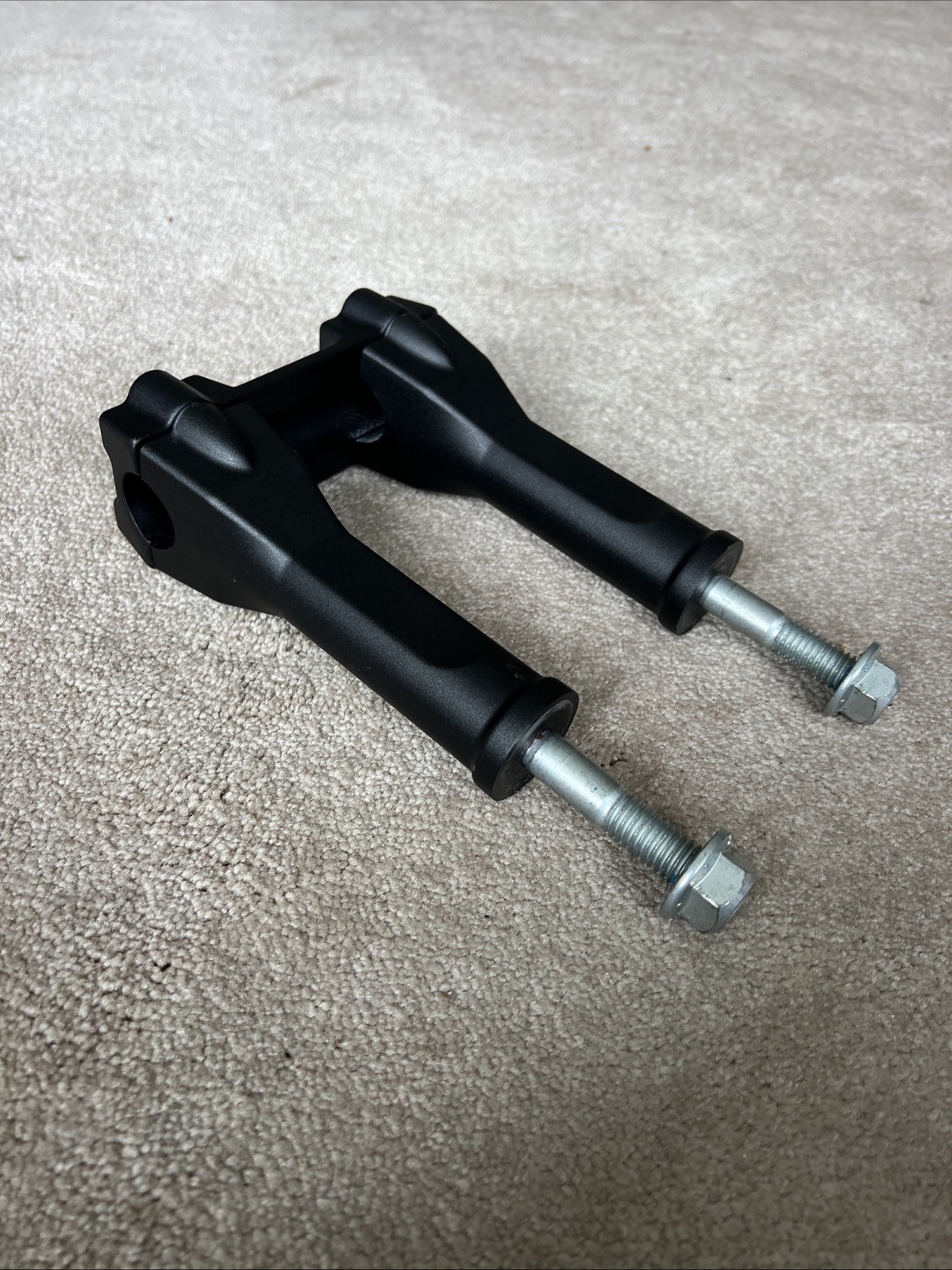 GENUINE HARLEY DAVIDSON BLACK ANODIZED TALL HANDLEBAR RISERS WITH TOP CLAMP