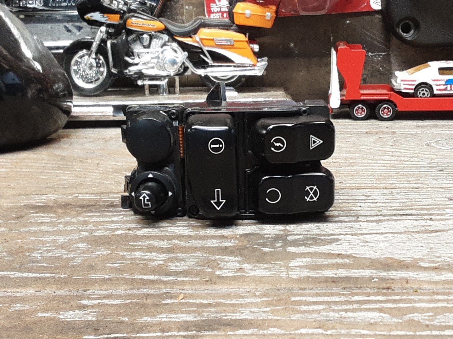⚜️ HARLEY RIGHT HAND CONTROL SWITCH PACK ‼️FOR PARTS ONLY‼️ BUTTONS 18 FLTRXS ⚜️