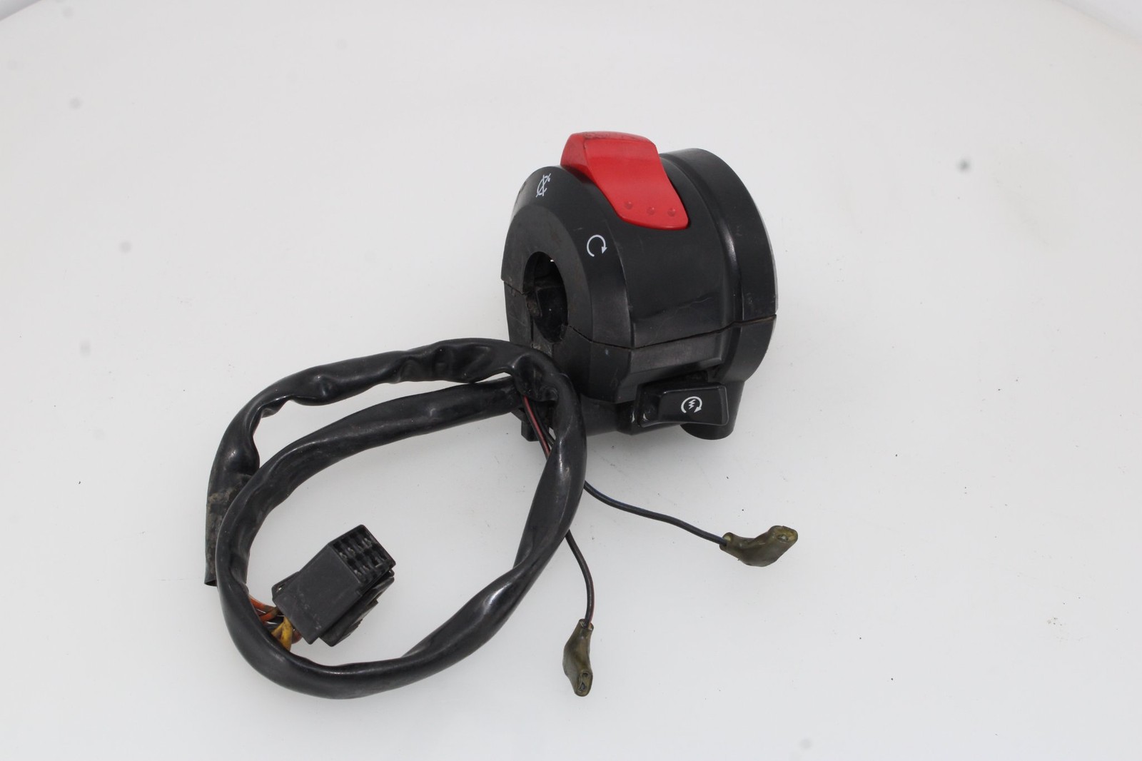 2006 SUZUKI GSXR600 RIGHT HANDLEBAR CONTROL SWITCH 37200-01H30