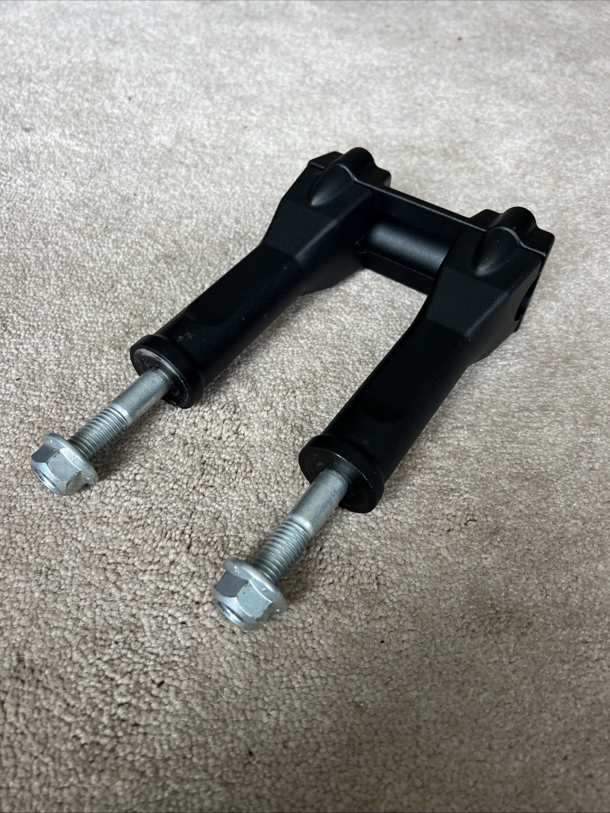 GENUINE HARLEY DAVIDSON BLACK ANODIZED TALL HANDLEBAR RISERS WITH TOP CLAMP