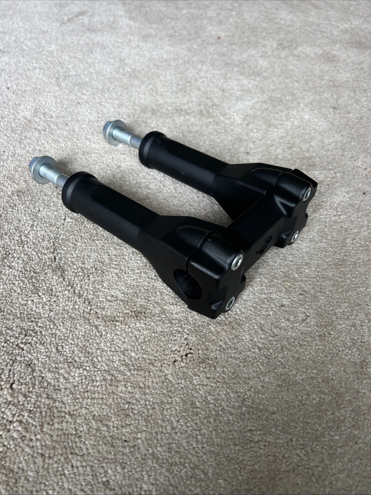GENUINE HARLEY DAVIDSON BLACK ANODIZED TALL HANDLEBAR RISERS WITH TOP CLAMP