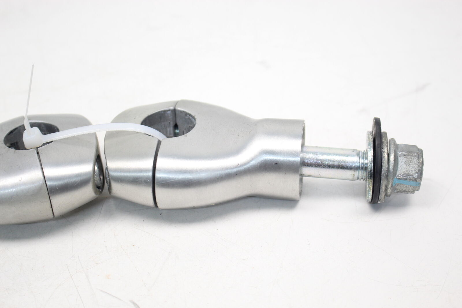 2005 SUZUKI BOULEVARD C 50 Vl 800 Front Left Right Handlebar Risers