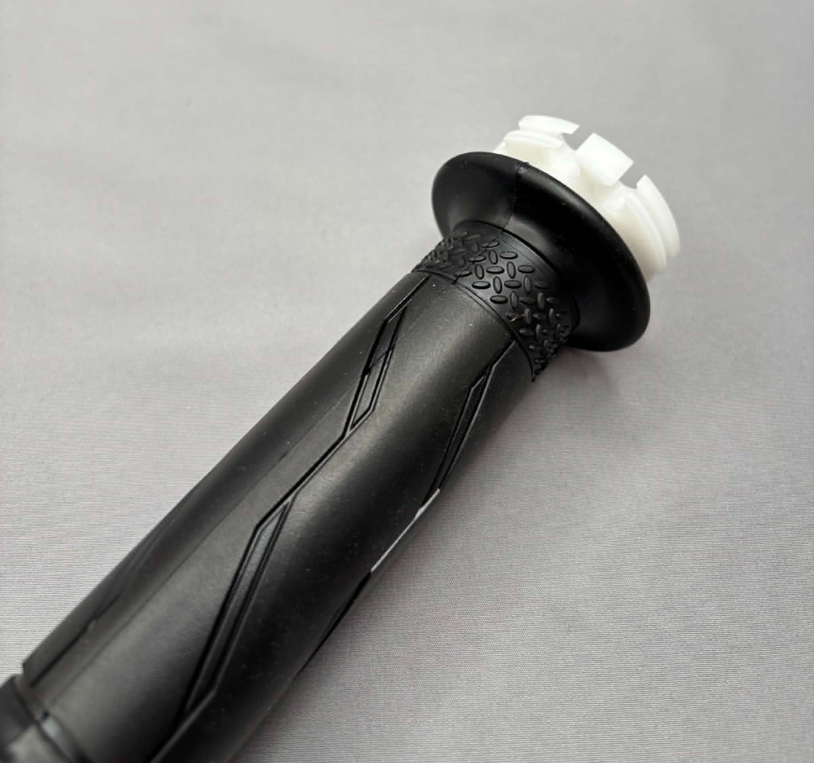 Throttle Housing Grip Tube Assy for Yamaha YFZ-R6 R1 R1M 2C0-26240-00 Parts