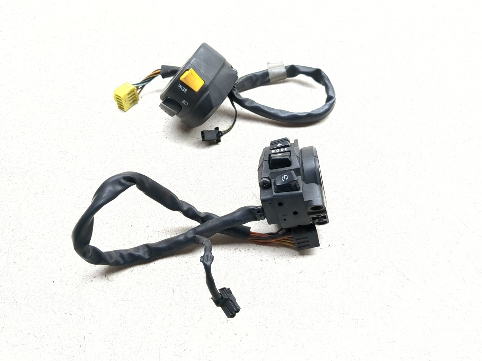 08-10 Suzuki GSXR 600 750 Front Left Right Handlebar Switch Set 37400-01H10