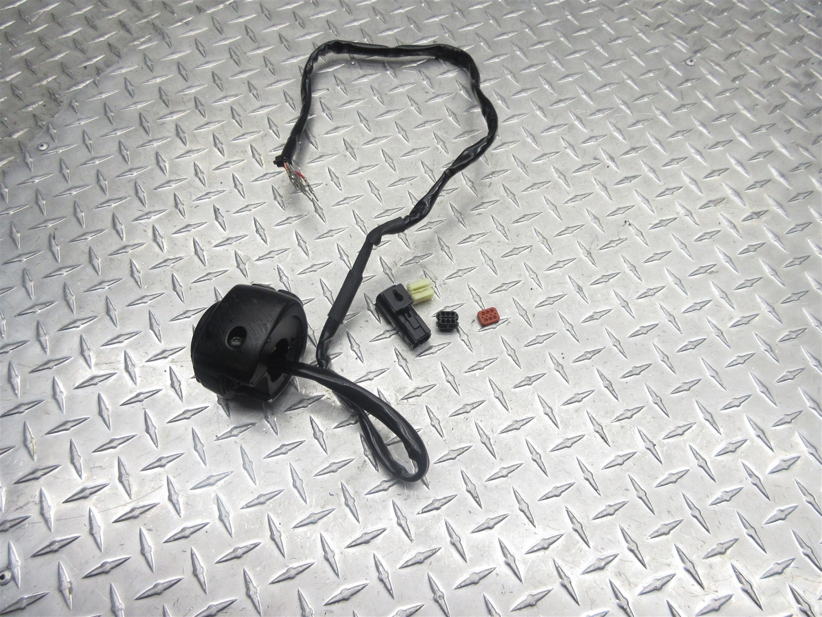 2010 Harley Road King FLHR Right Switch Handlebar Control On Off Start Kill