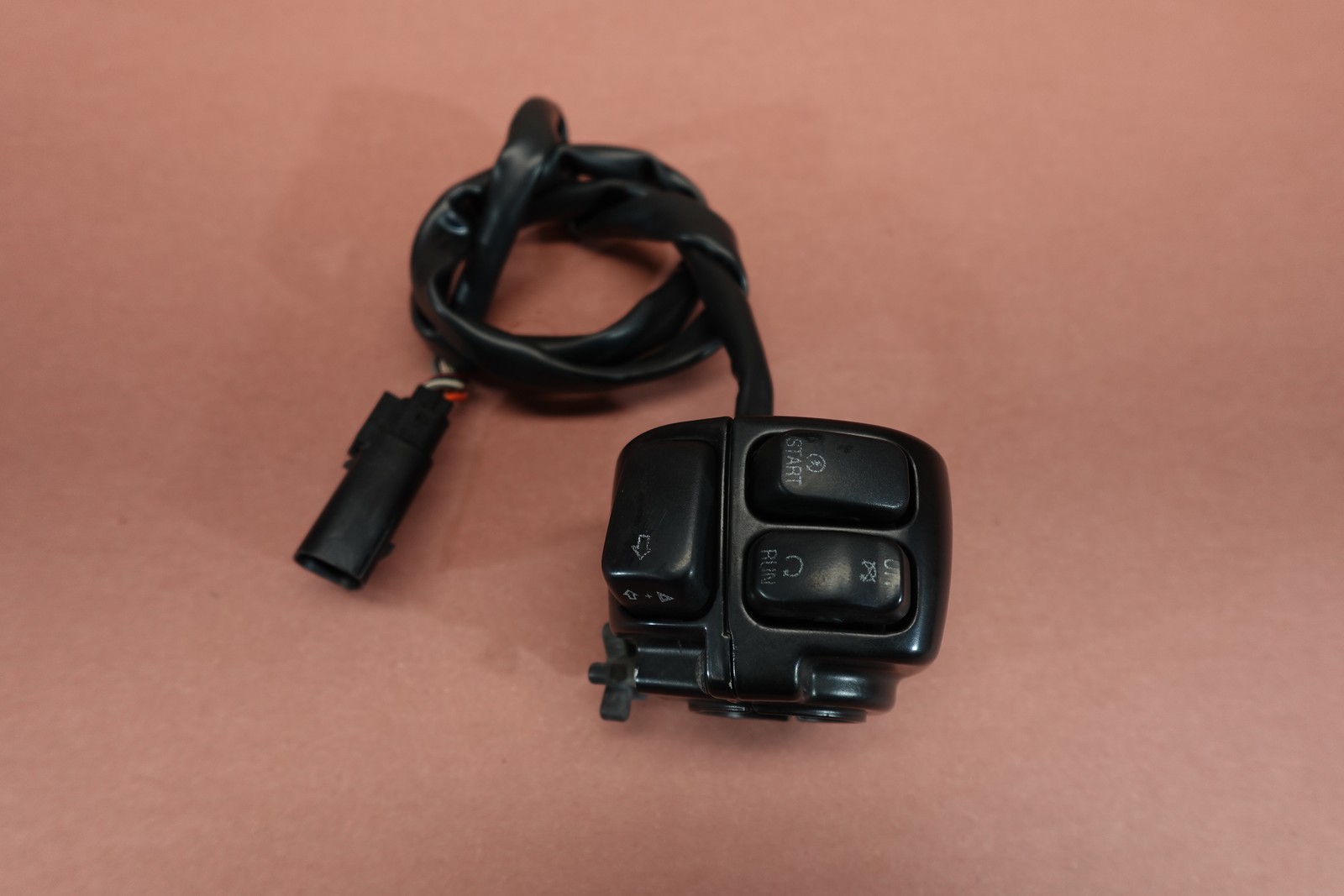 2000-2011 Harley Davidson Heritage Softail FLSTC Right Control Start Stop Switch