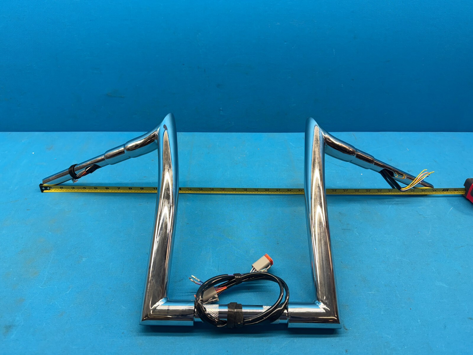 MoKitDora Softail Handlebar 14″ Rise Bars Ape Hanger Harley XL 883 1200 King
