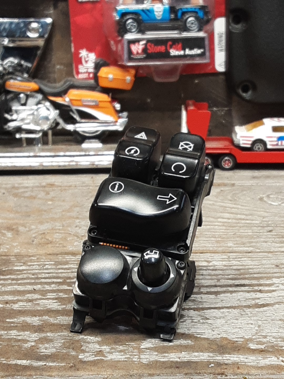 ⚜️ HARLEY RIGHT HAND CONTROL SWITCH PACK ‼️FOR PARTS ONLY‼️ BUTTONS 18 FLTRXS ⚜️