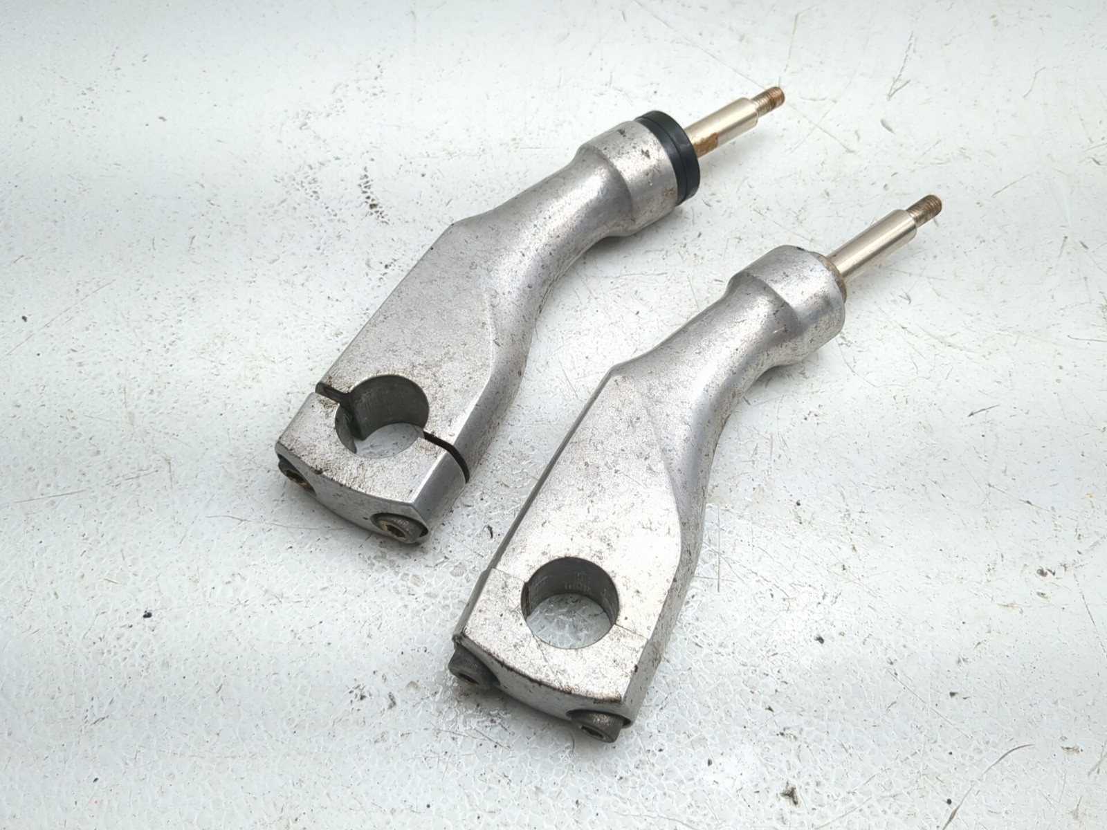 01-07 Honda VT750 DC Shadow Spirit Front Left Right Handlebar Riser Set