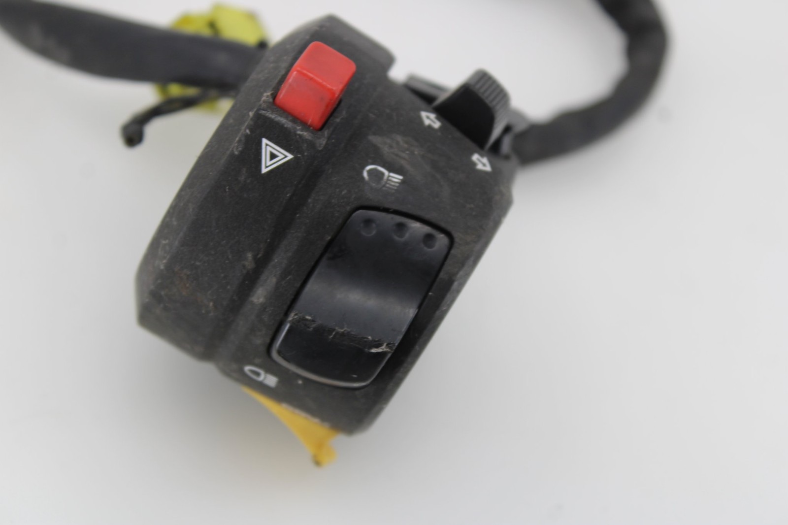 2006 SUZUKI GSXR600 LEFT HANDLEBAR CONTROL SWITCH 37400-01H10