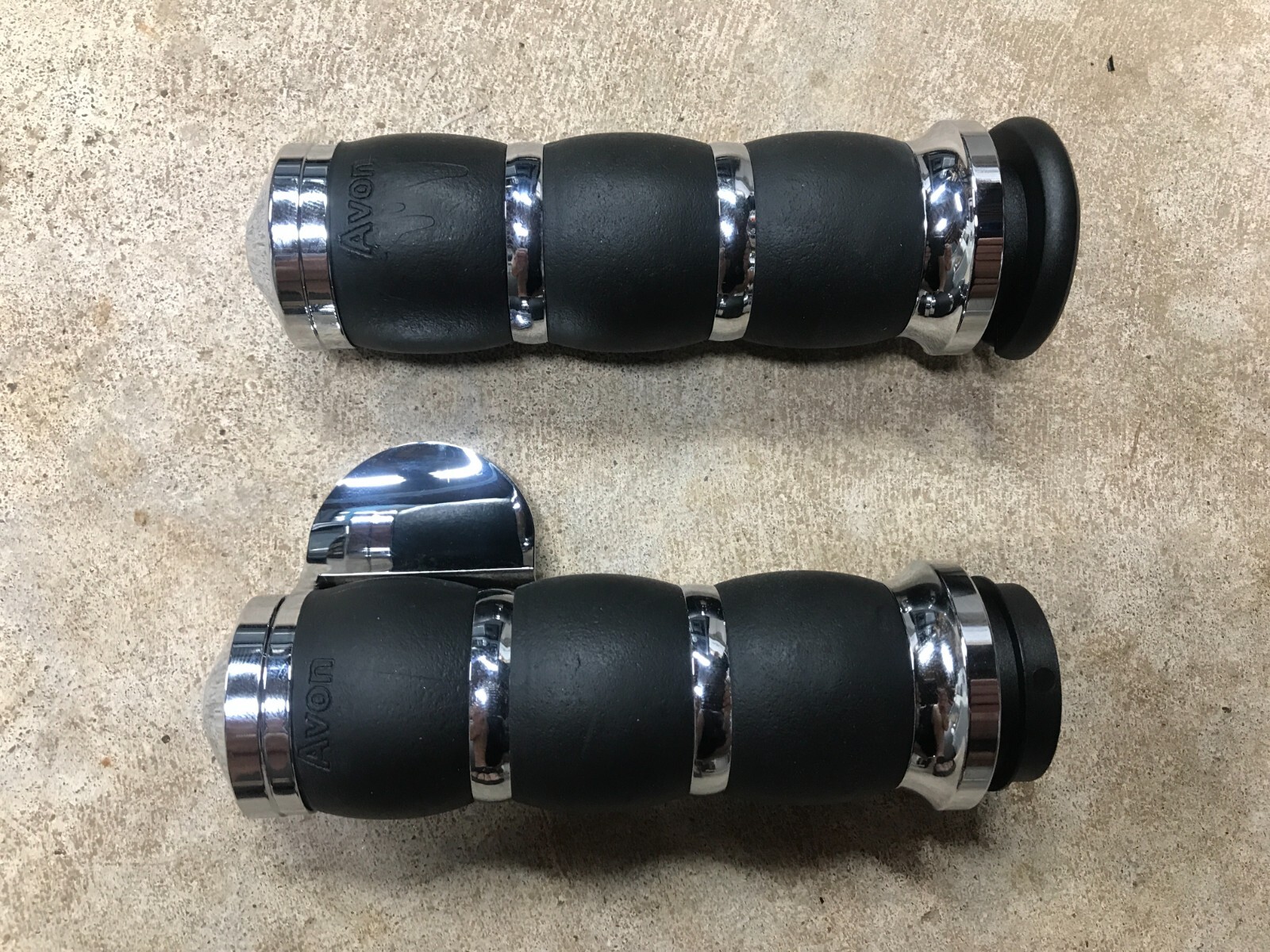 Avon Grips Chrome Air Cushioned Fly Grips w/ Throttle Boss AIR-91-FLY