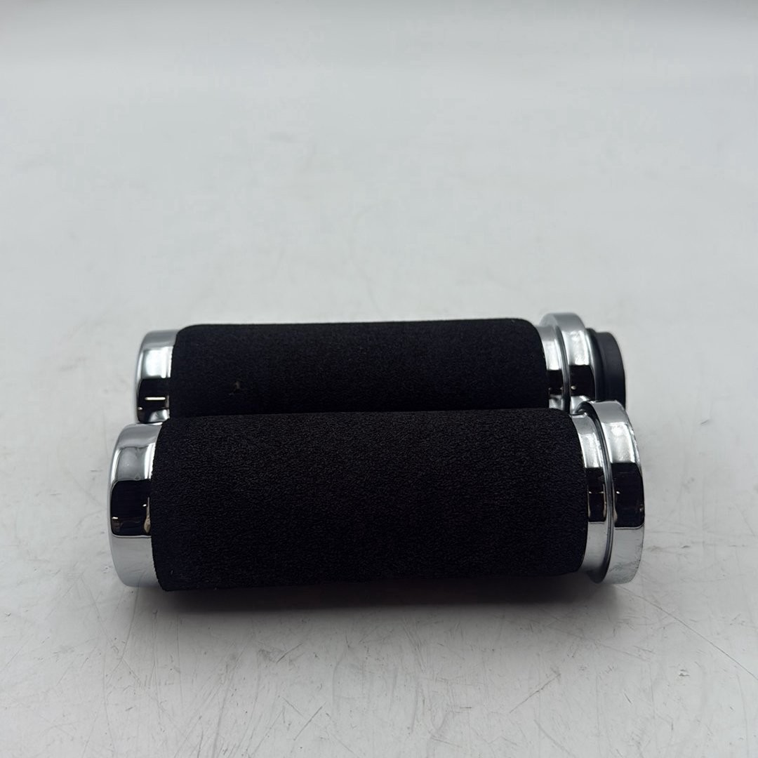 2008 Harley FLHTC Electra Glide Classic OEM Front Left Right Hand Grips