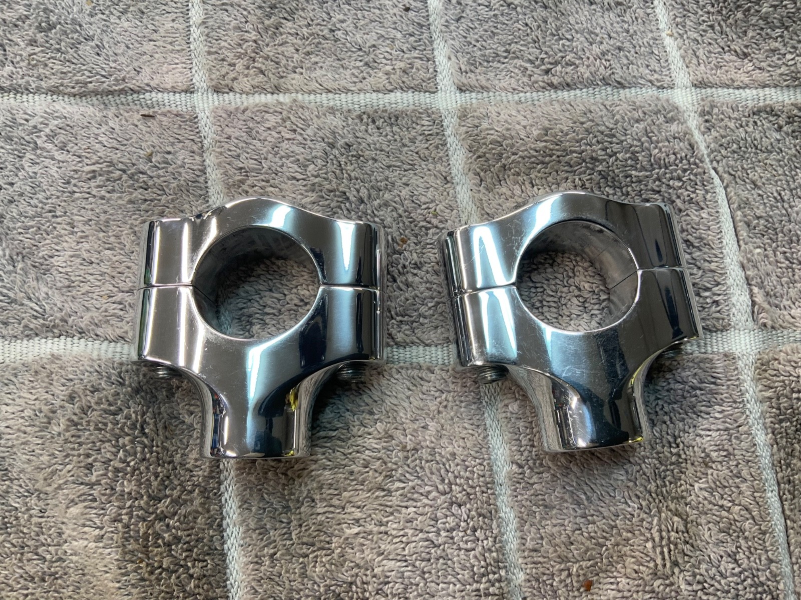Harley RSD Roland Sands “Moto” Handlebar polished 1 1/2” risers for 1 -1/8” bars