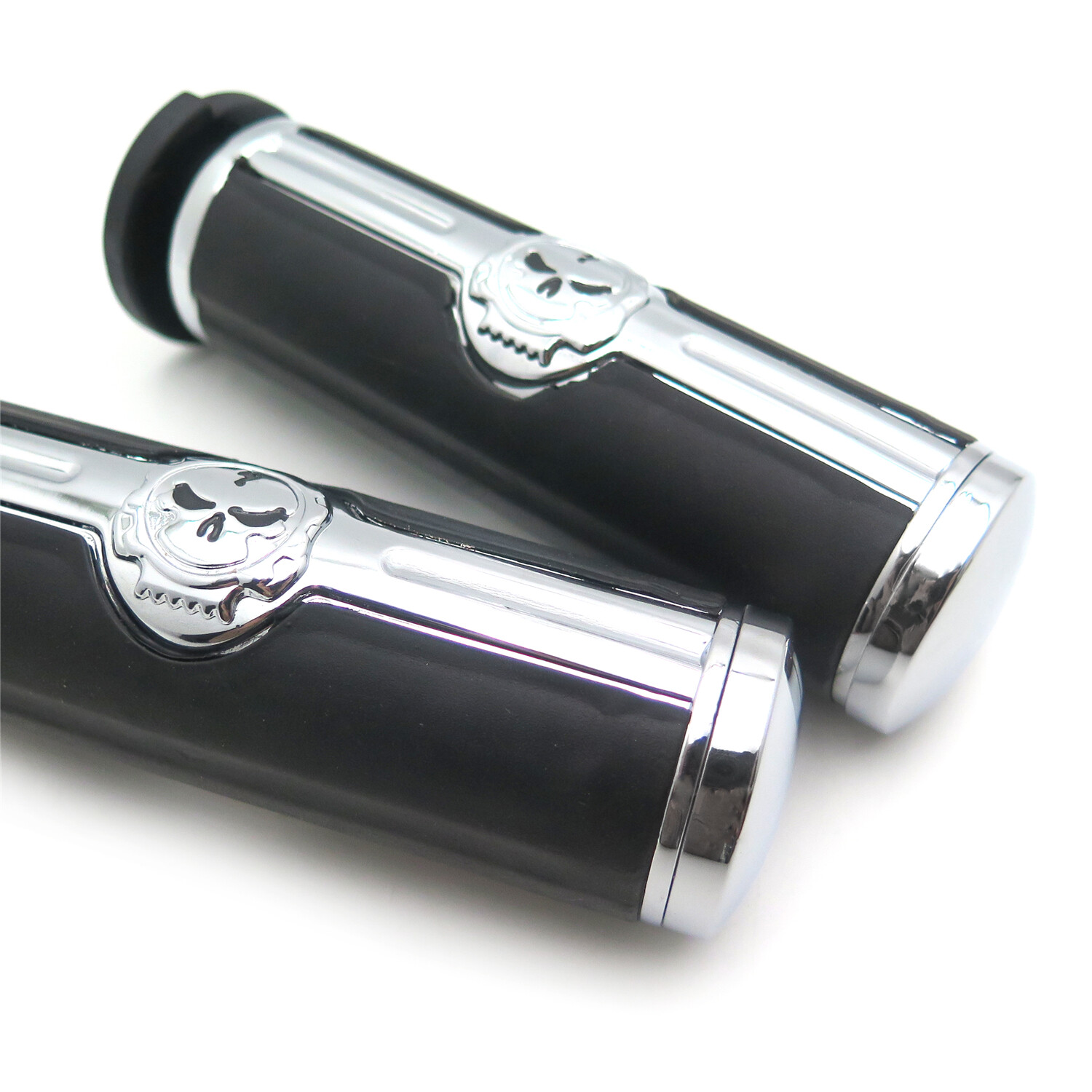 Skull 1″ Hand grips For Harley Davidson 1996-later VRSC XL XR Dyna Softail