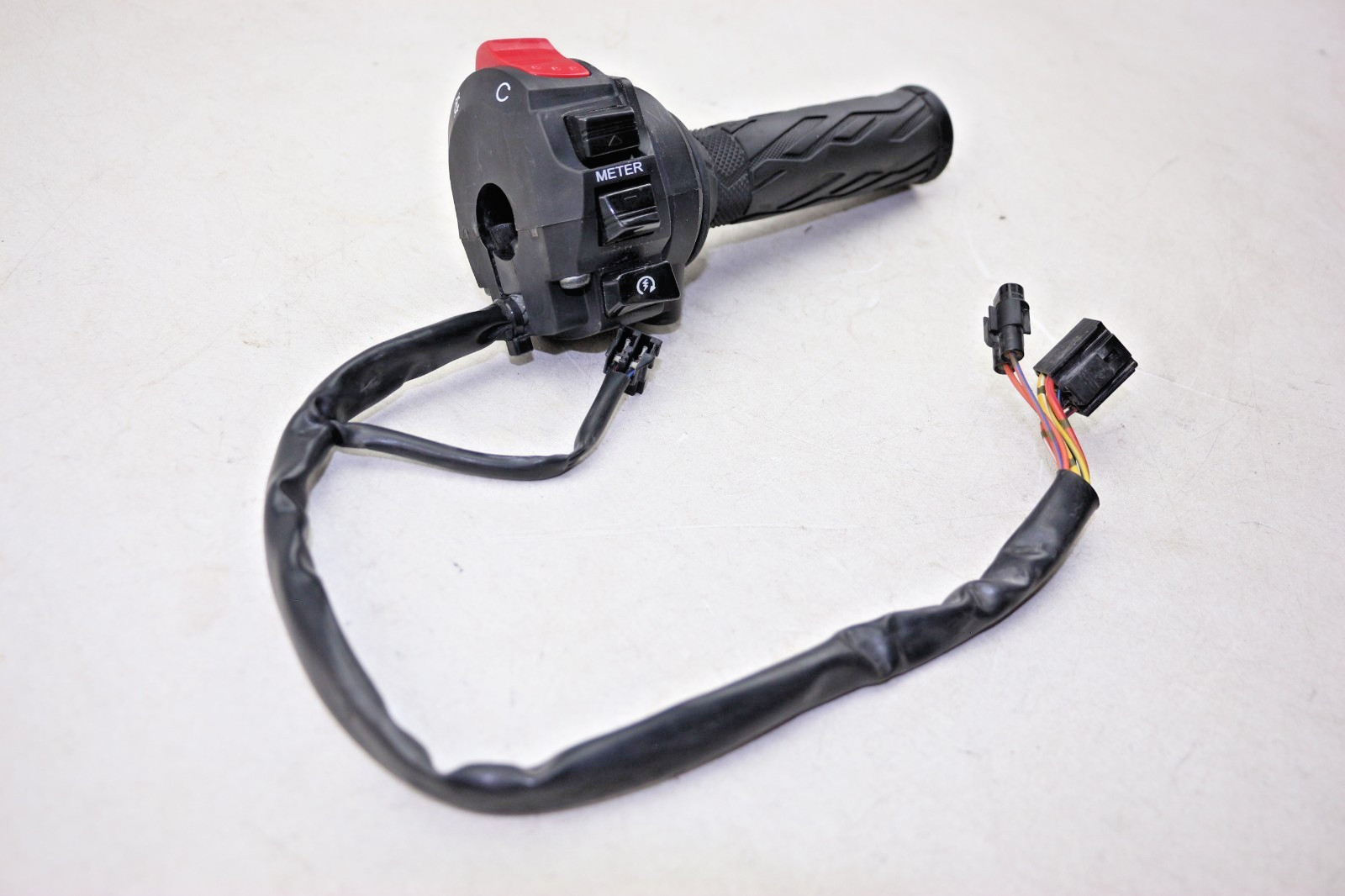 2011 – 2025 Suzuki Gsxr600 Gsxr750 Oem Right Control Switch Meter On Off Switch