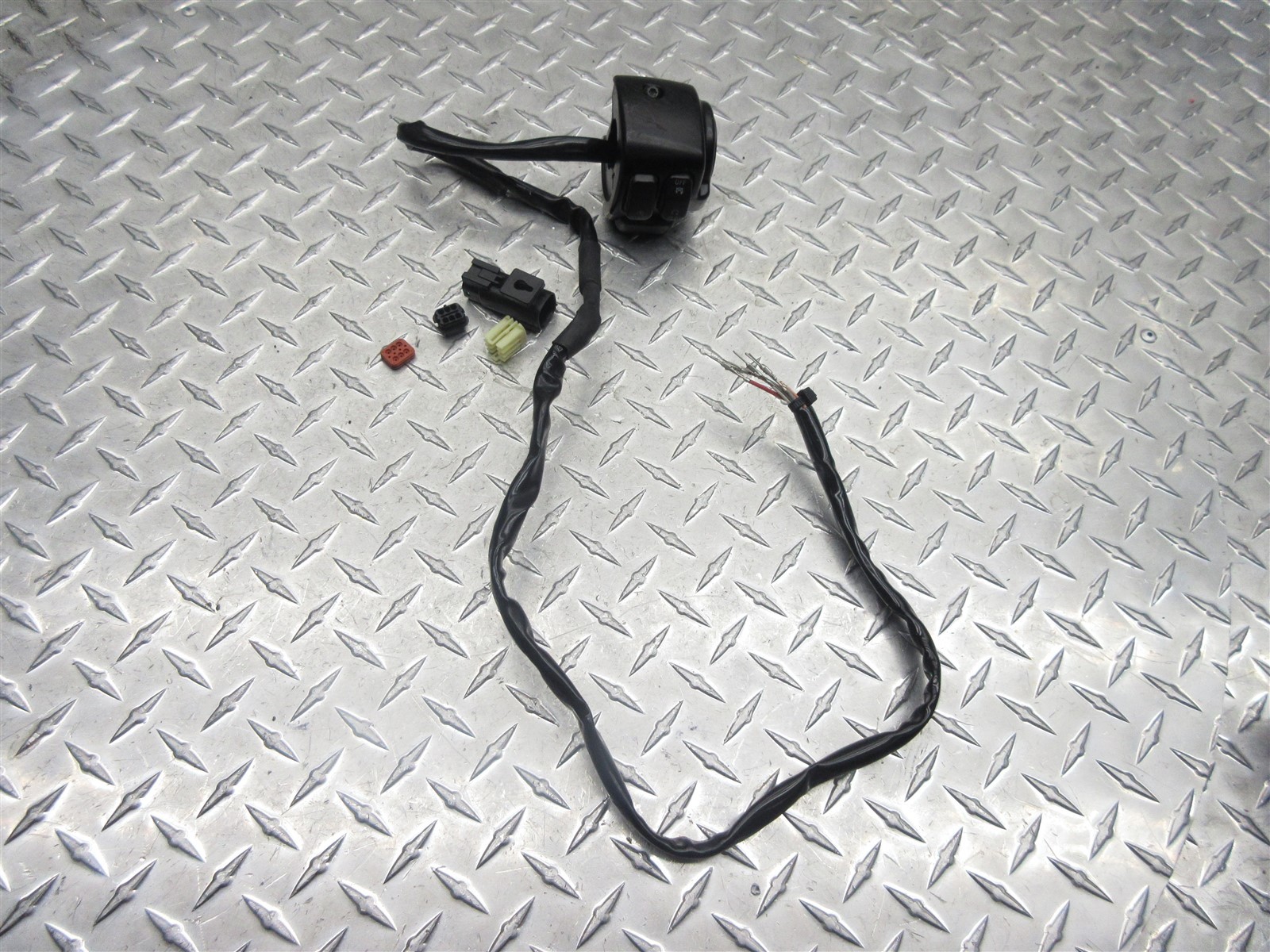 2010 Harley Road King FLHR Right Switch Handlebar Control On Off Start Kill
