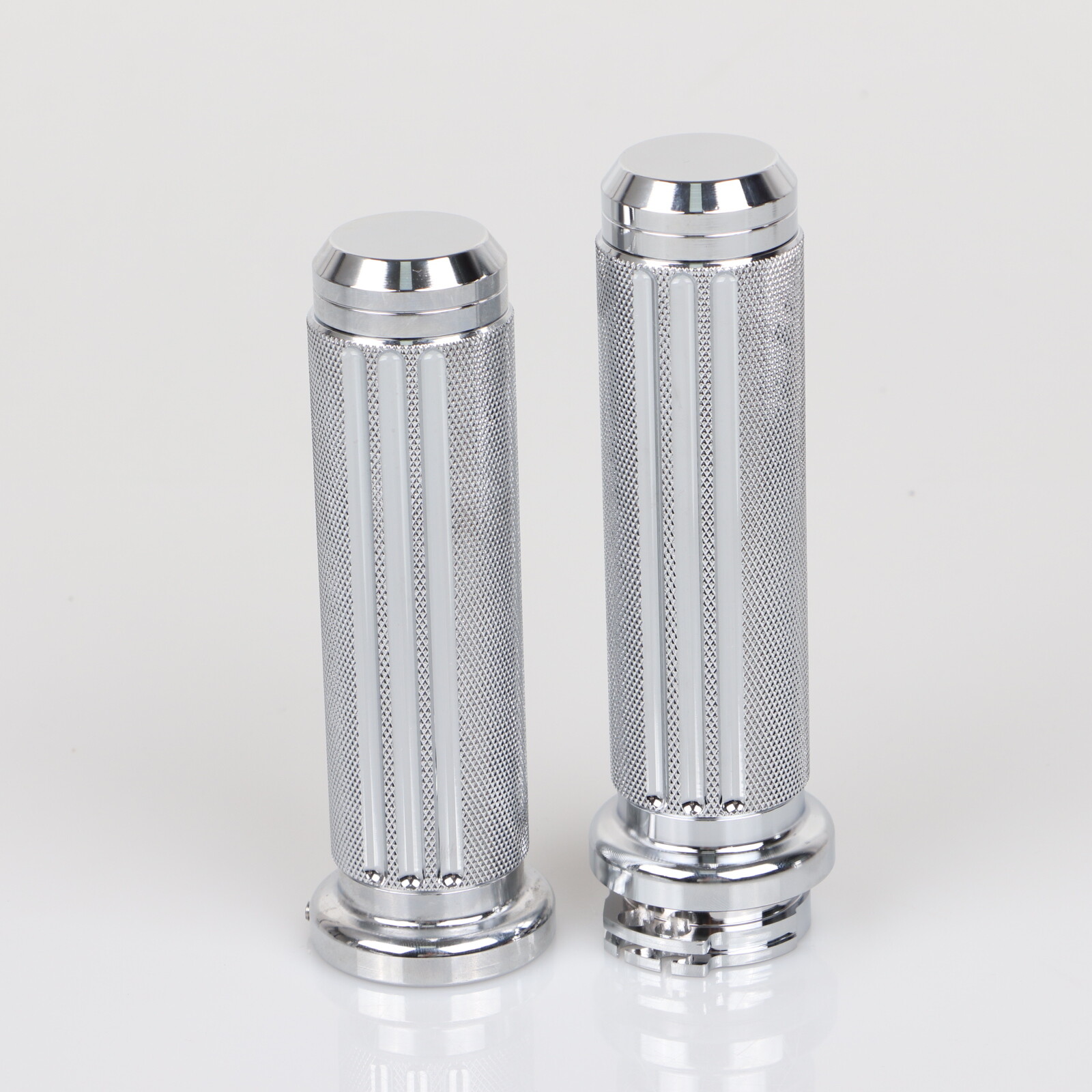Chrome 1″ Handlebar Hand Grips For Harley Electra Glide Dyna Road King Softail
