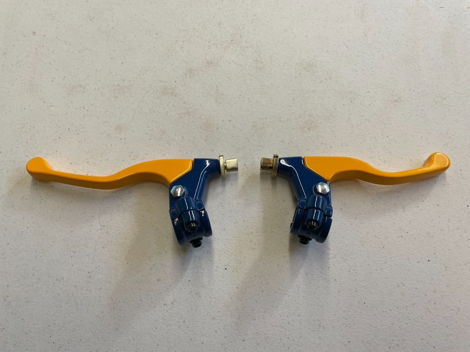 BLUE + YELLOW SHORTY CLUTCH + BRAKE LEVER / PERCH ASSEMBLY SUZUKI DIRT BIKES