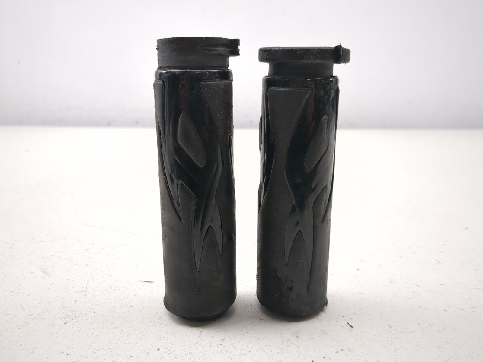 06-11 Harley Davidson Sportster XL1200L Front Left Right Handlebar Grip Set