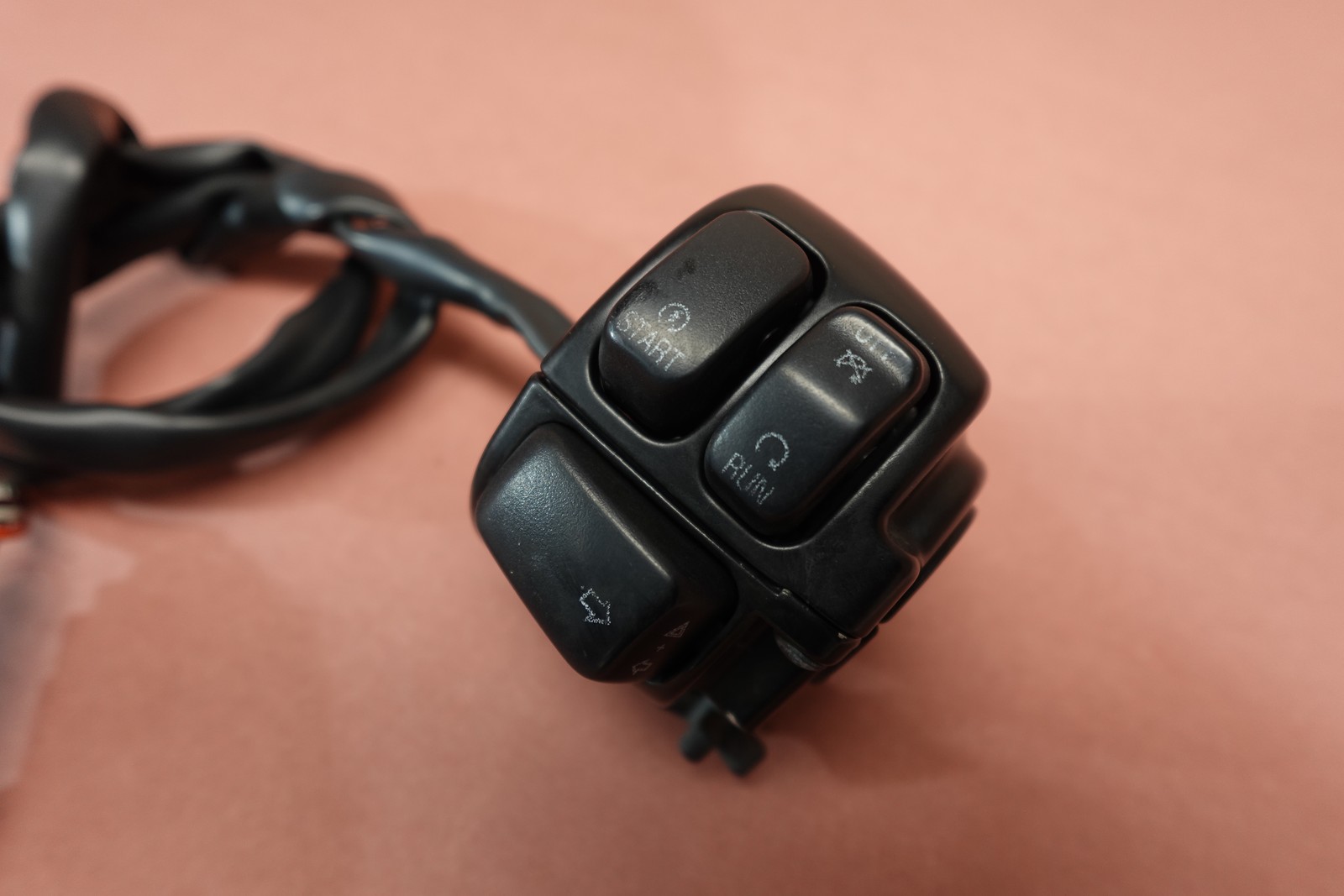 2000-2011 Harley Davidson Heritage Softail FLSTC Right Control Start Stop Switch
