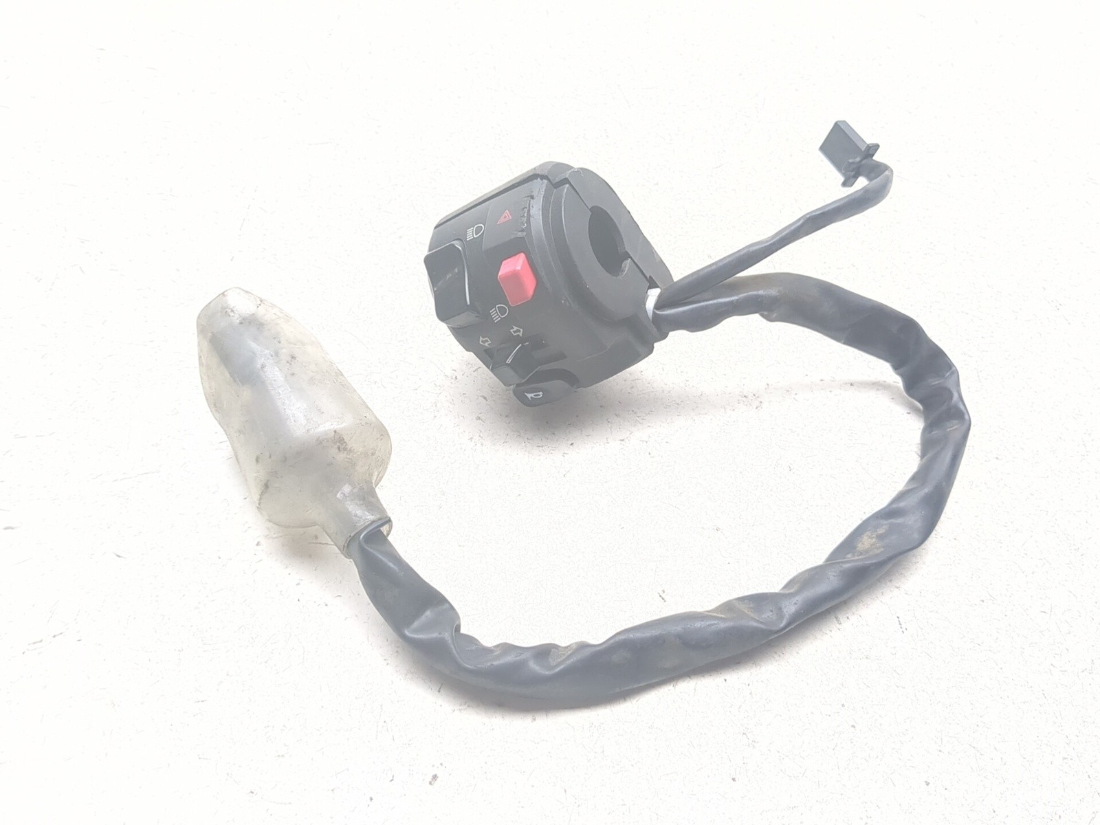 24-26 Kawasaki Ninja EX500 Front Left Handlebar Switch 46091-0649