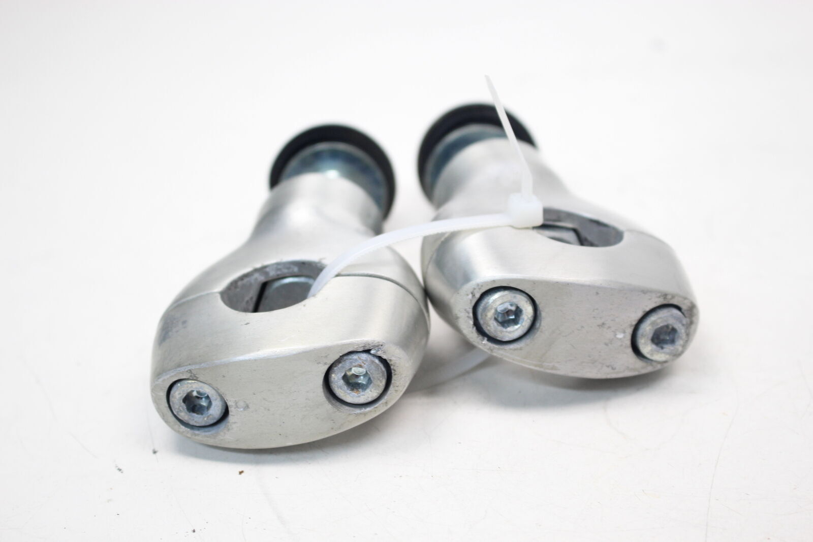 2005 SUZUKI BOULEVARD C 50 Vl 800 Front Left Right Handlebar Risers