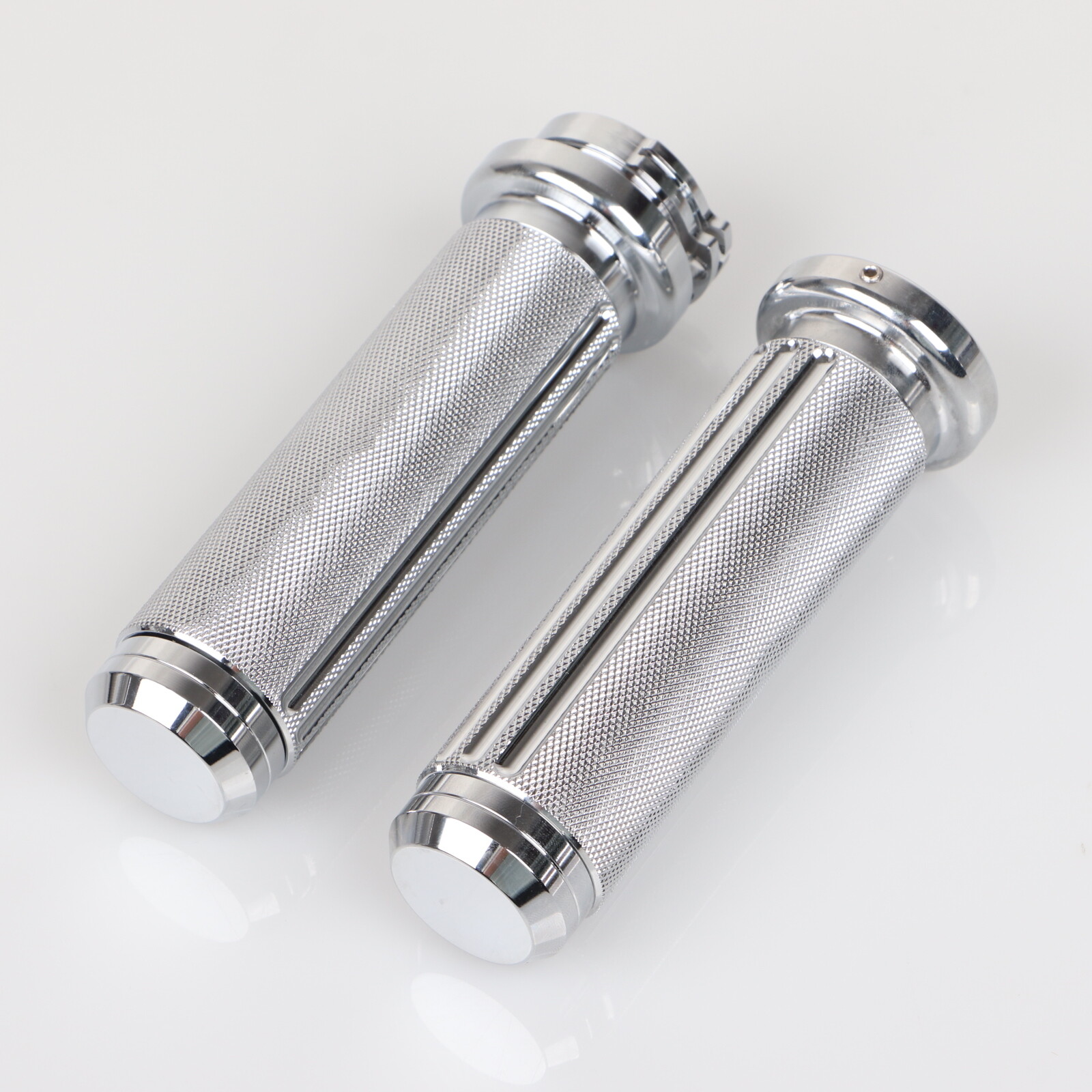 Chrome 1″ Handlebar Hand Grips For Harley Electra Glide Dyna Road King Softail