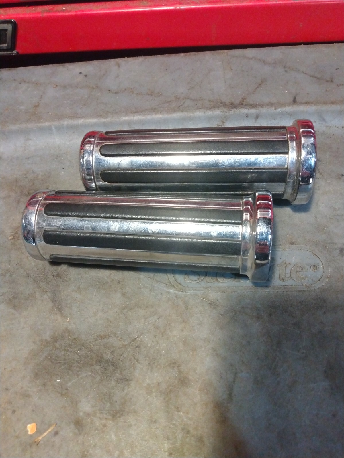 Harley-Davidson Chrome Aftermarket Handlebar Grips Unbranded Used two piece