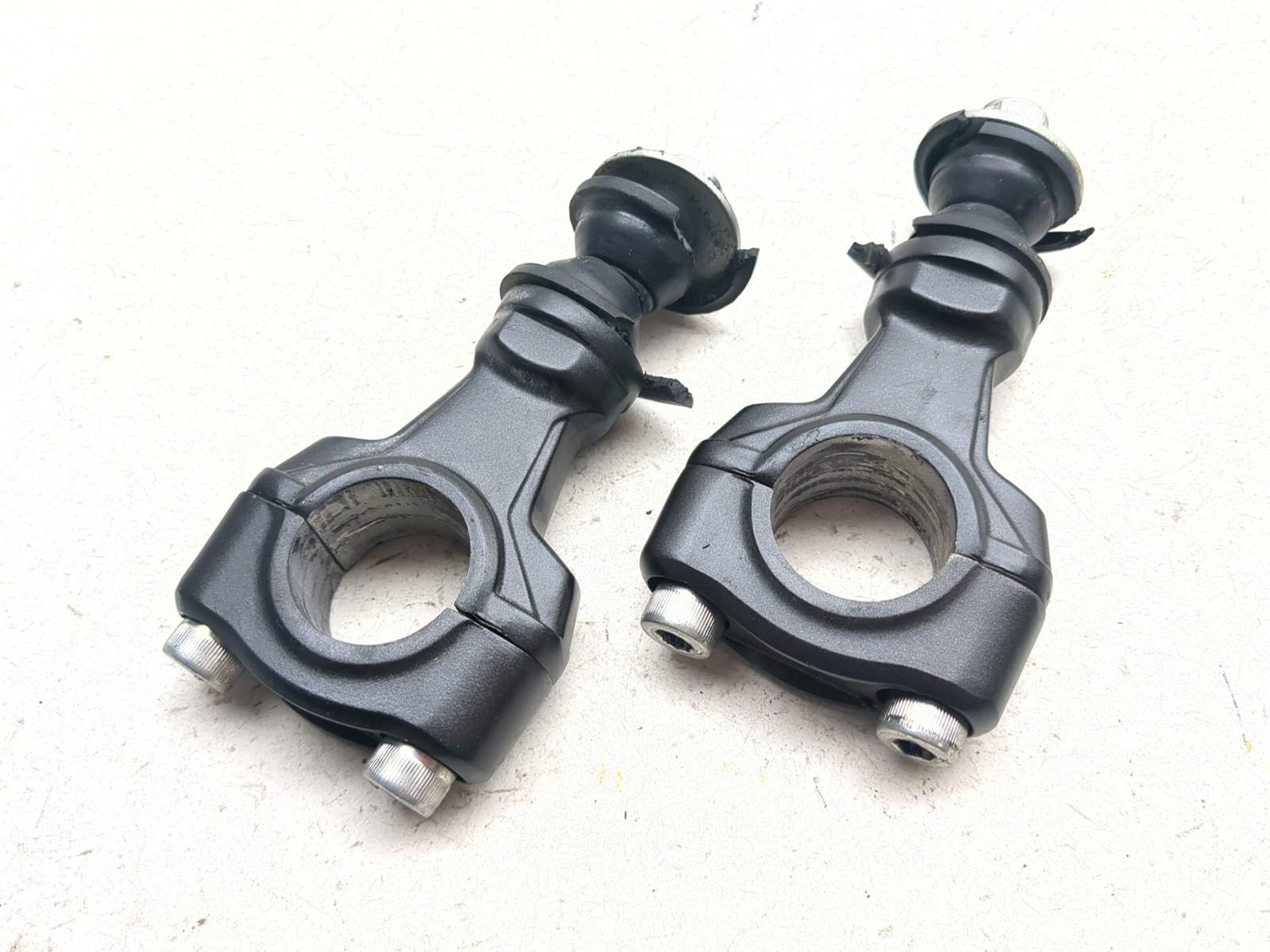 22-25 Honda CB300F Front Left Right Handlebar Riser Set 53132-K94-T00ZB
