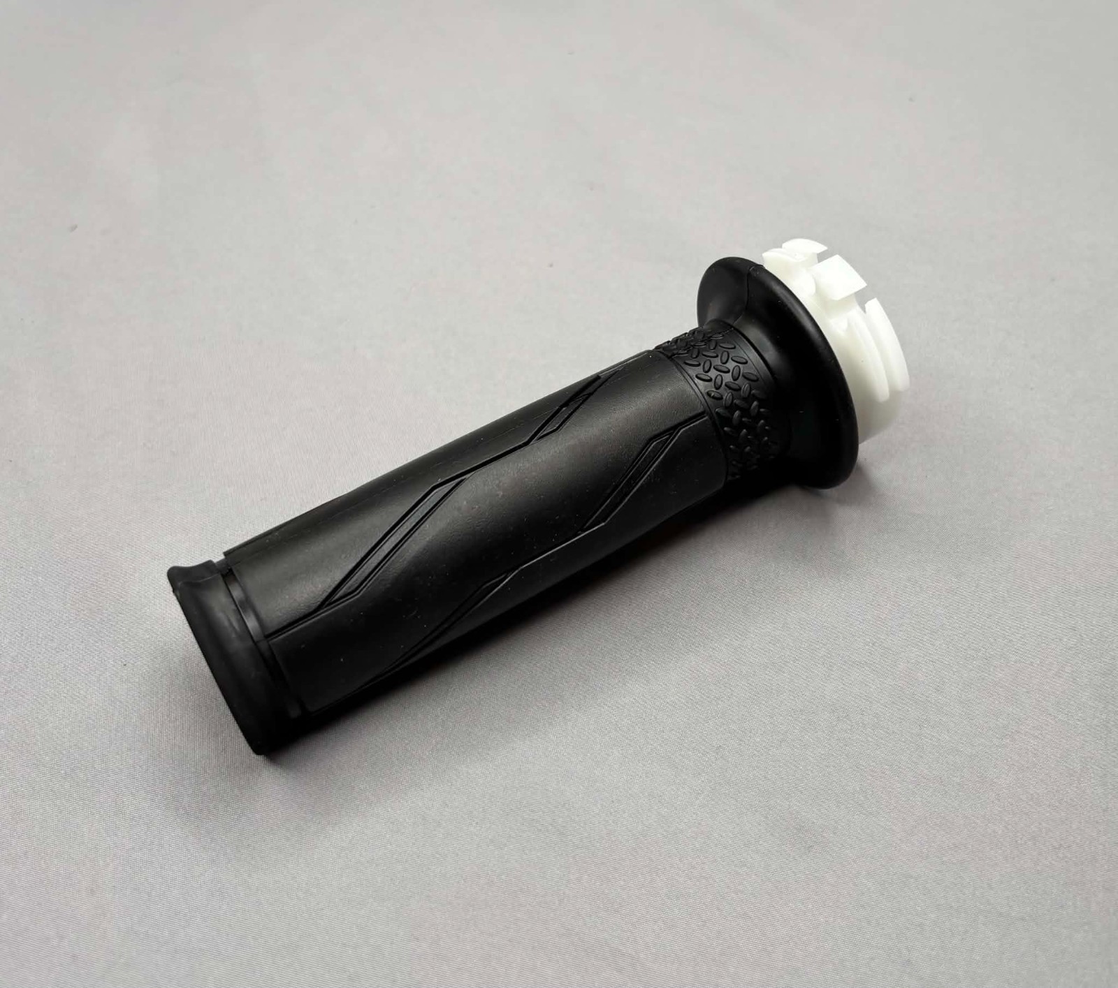 Throttle Housing Grip Tube Assy for Yamaha YFZ-R6 R1 R1M 2C0-26240-00 Parts