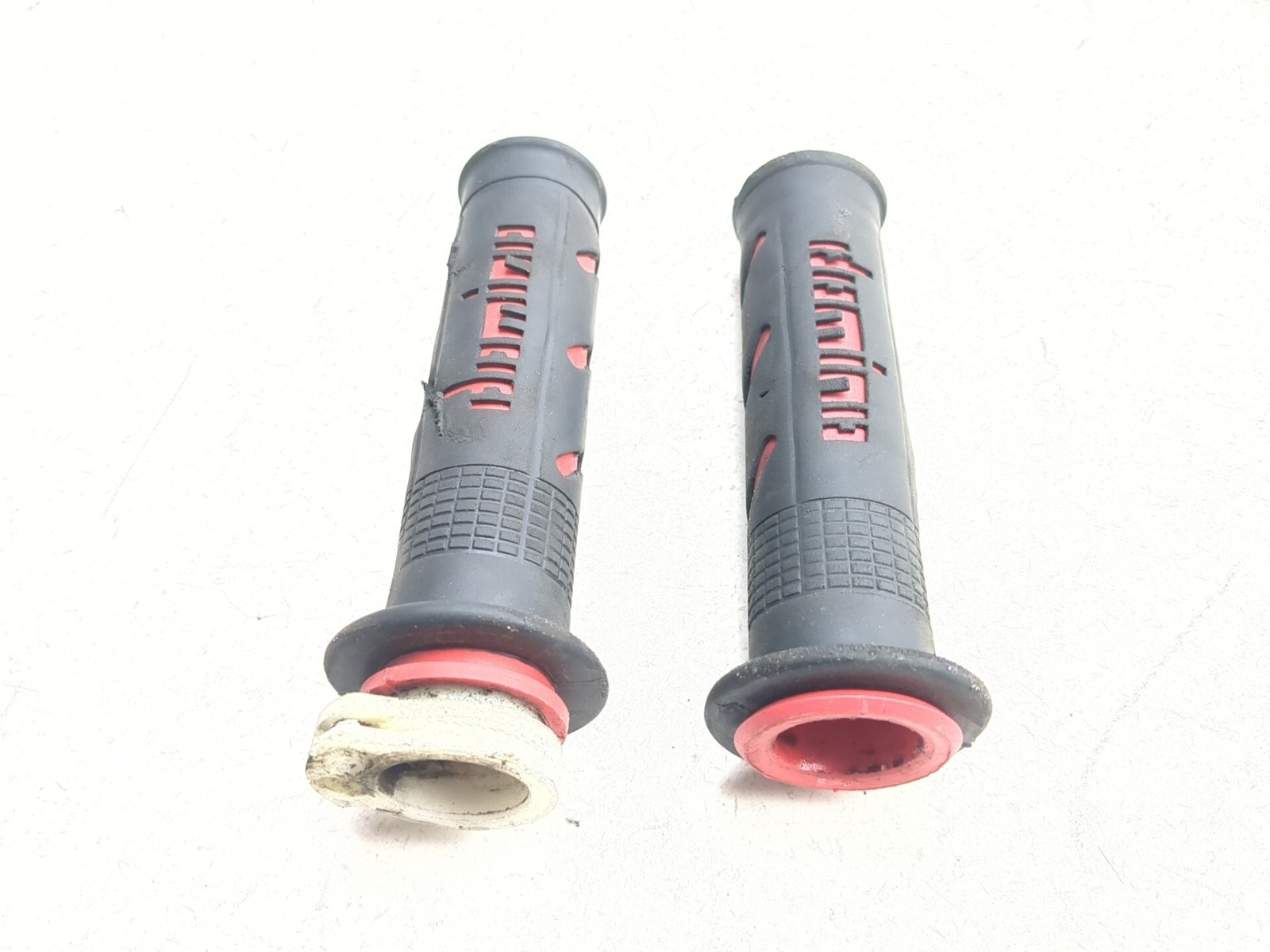 01-06 Honda CBR 600 F4i Front Left Right Domino X2 Handlebar Grips