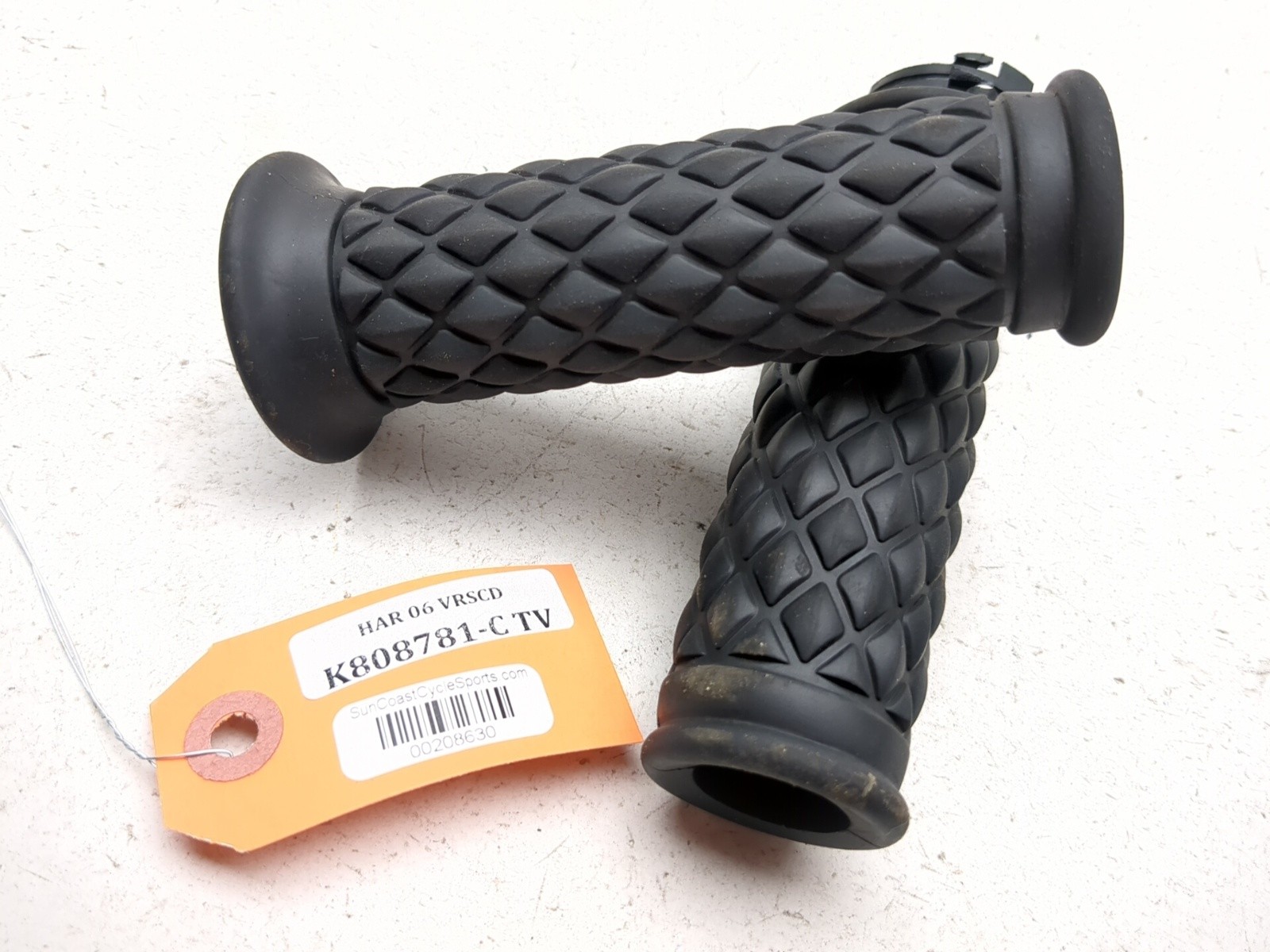 06-08 Harley Night Rod VRSCD Front Left & Right Handlebar Grips Set