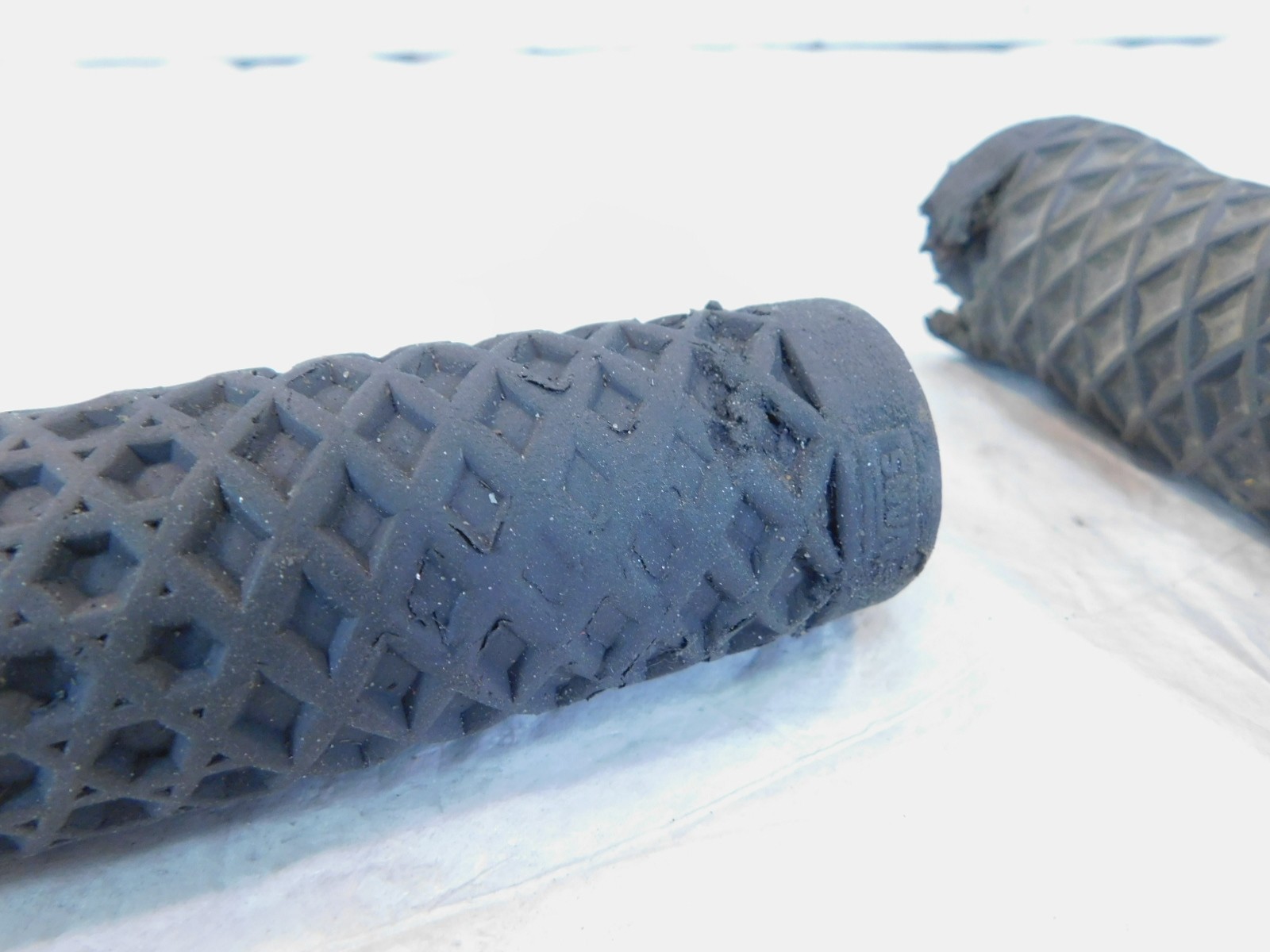 18-24 Indian Scout Bobber Brown Front Left & Right Handlebar Hand Grips