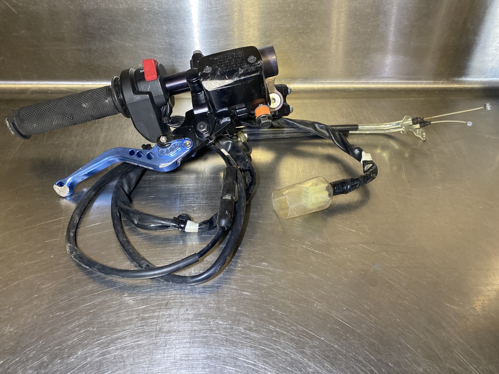 2016 Yamaha YZF R6 RIGHT CLIP ON HANDLEBAR W SWITCHES 13S-26122-00-00 #2102