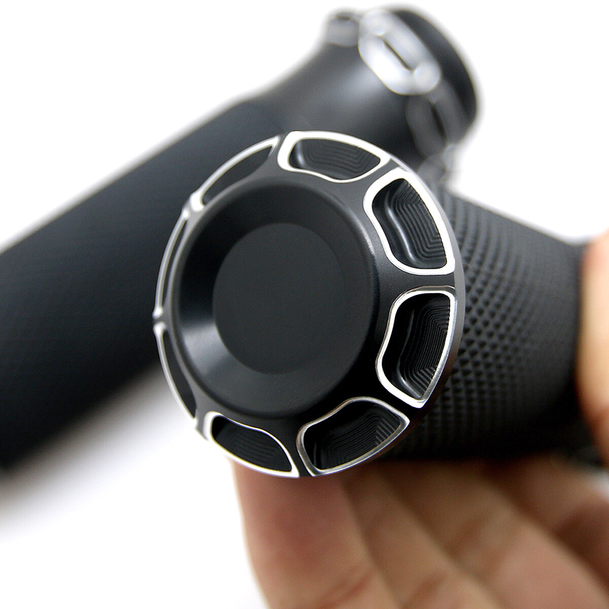 1″ CNC Edge Cut Handlebar Grips For Harley Electronic street glide FLHX 08-19