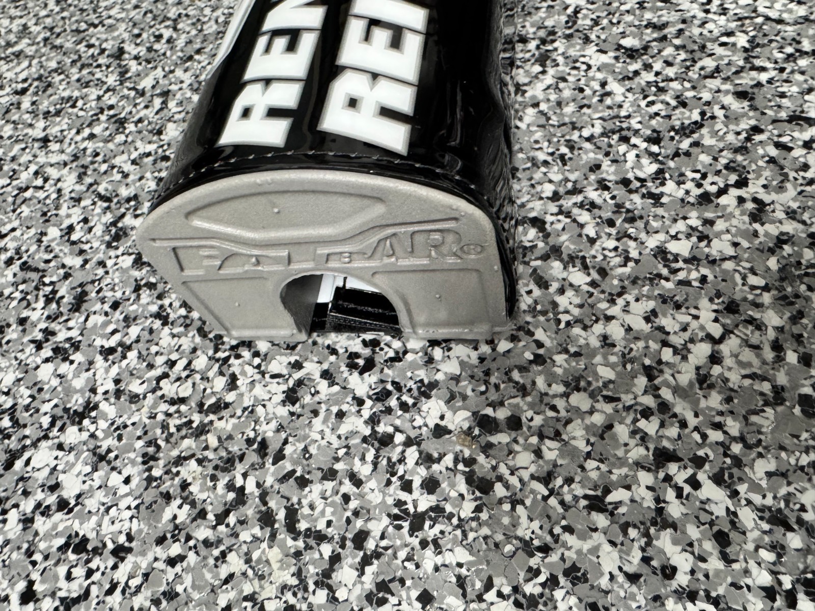 Renthal Fat Bar Pad – Black/White – SURRON ULTRA BEE