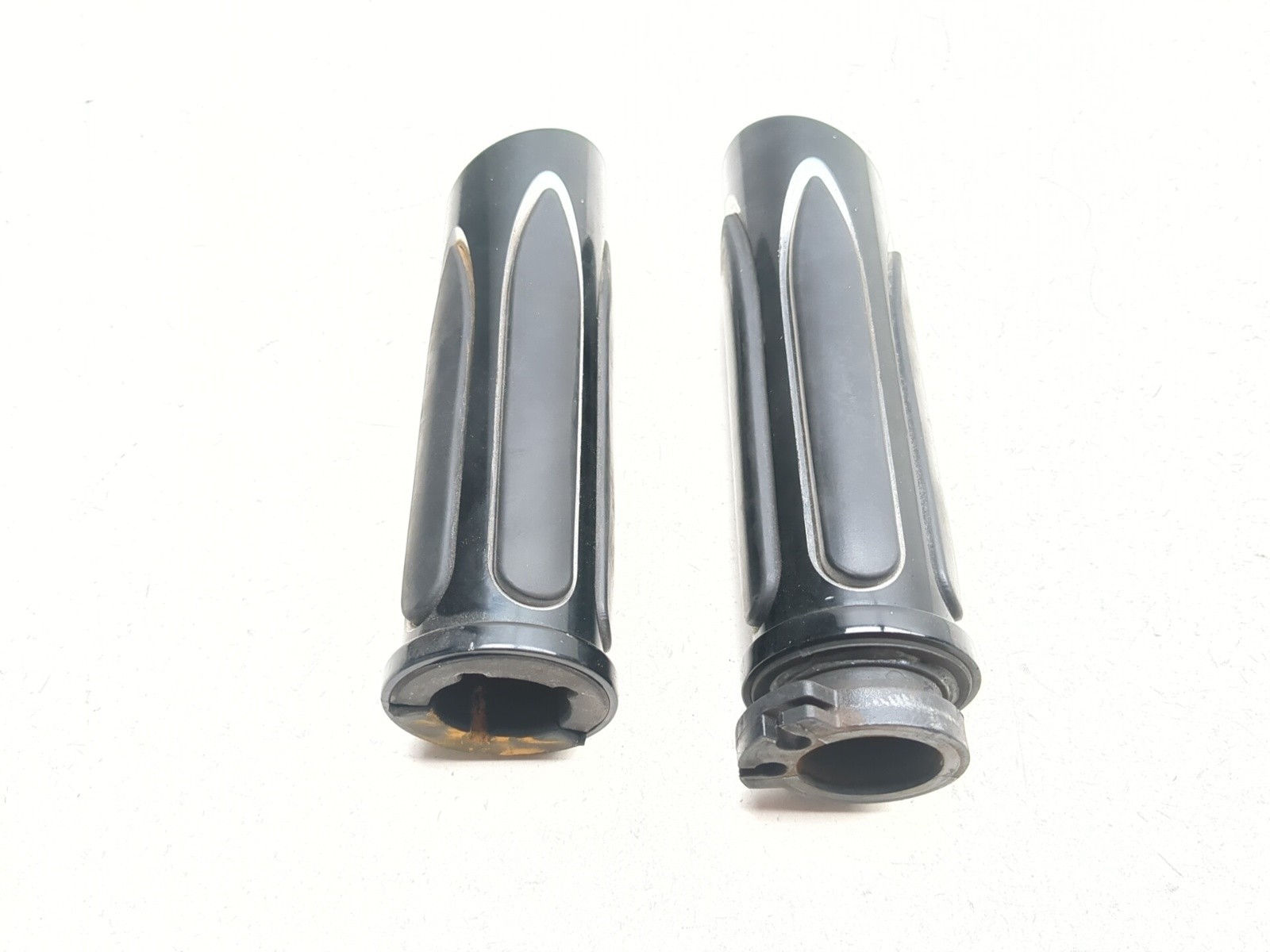 10-16 Victory Cross Country Front Arlen Ness Flamed Left & Right Handlebar Grips