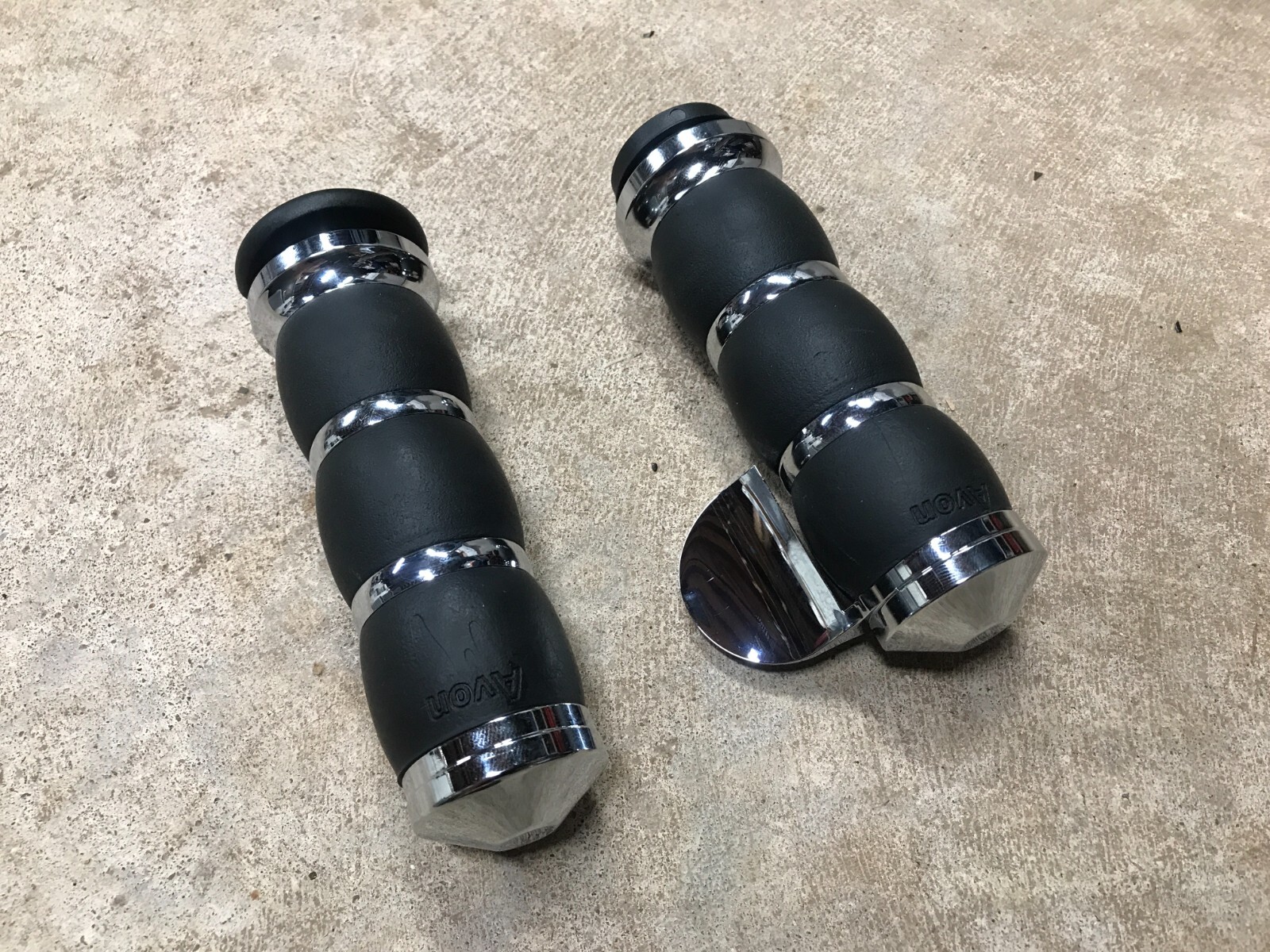 Avon Grips Chrome Air Cushioned Fly Grips w/ Throttle Boss AIR-91-FLY