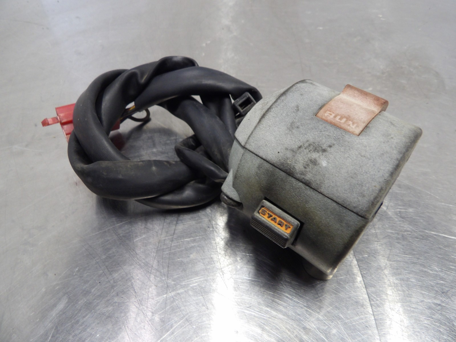 88 Honda Hurricane CBR600F right handlebar control start/kill switch 35130-MF2-P