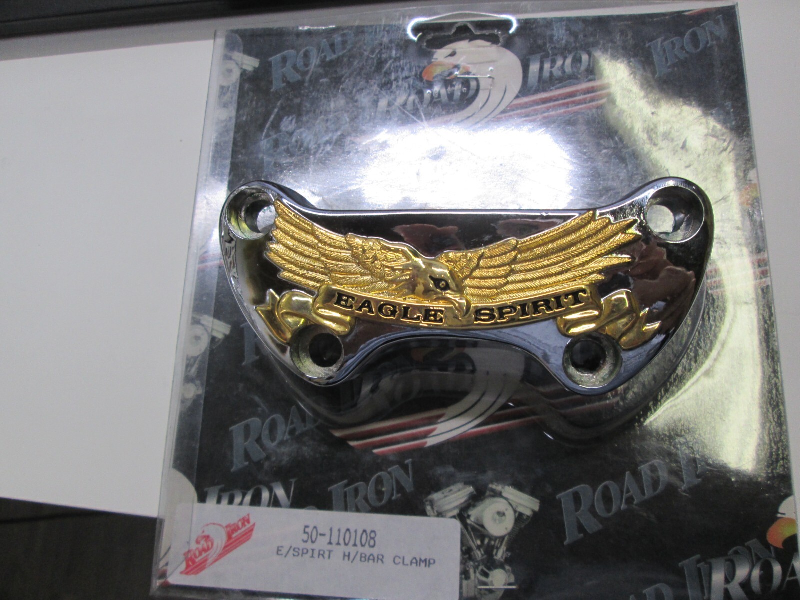 EMGO HANDLEBAR TOP CLAMP COVER – GOLD EAGLE SPIRIT / HARLEY HD 3 1/2″ FOR 1″