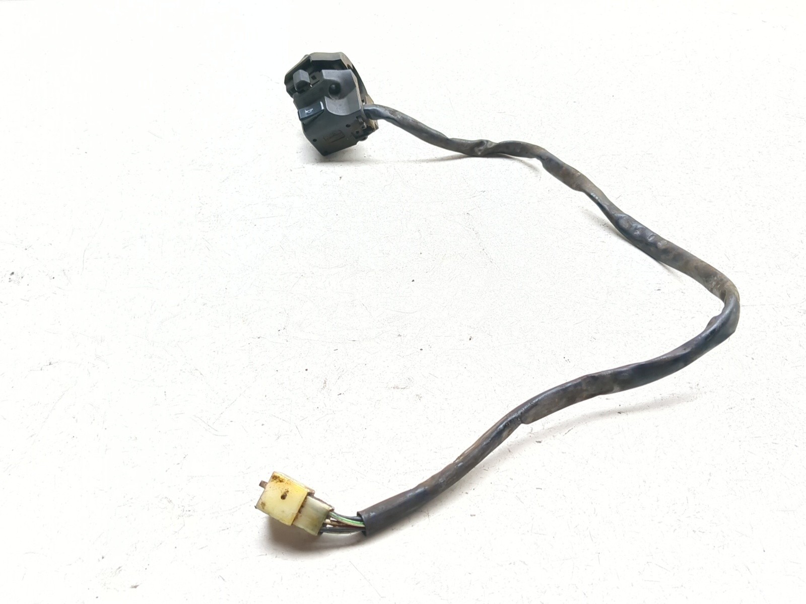08-12 Moto Guzzi V7 Classic 750 Front Left Handlebar Switch Button
