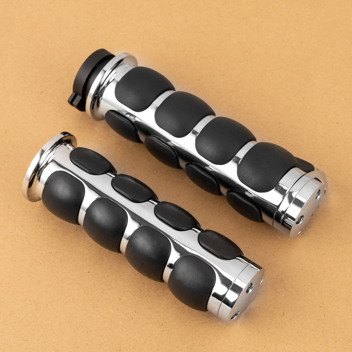 Motorcycle Handle Bar Hand Grips 1″ For Honda VTX1300 VTX1800 Sabre VT 1100 1300