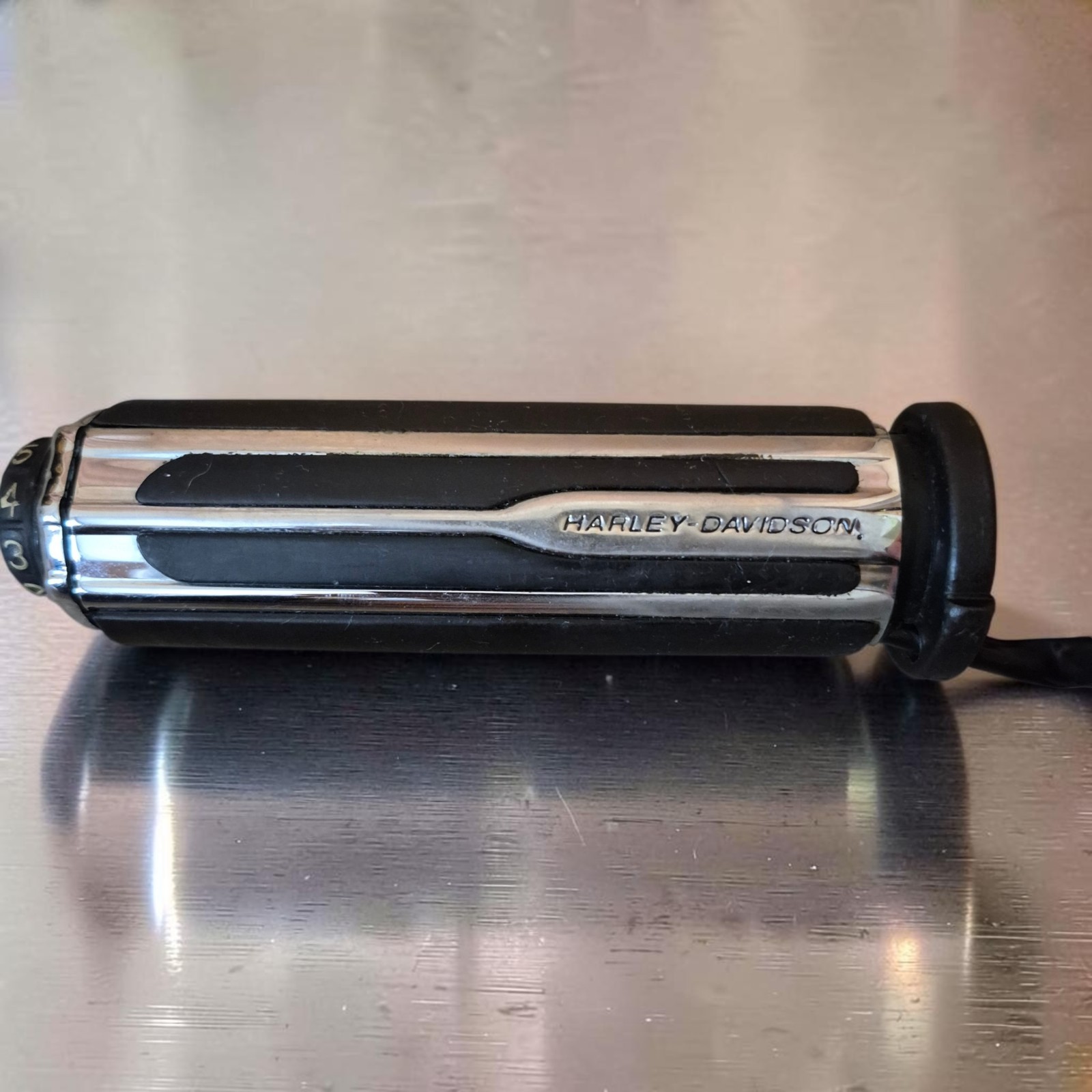 Harley Davidson Sportster Dyna Softail Touring VRod CHROME AND RUBBER Hand Grips