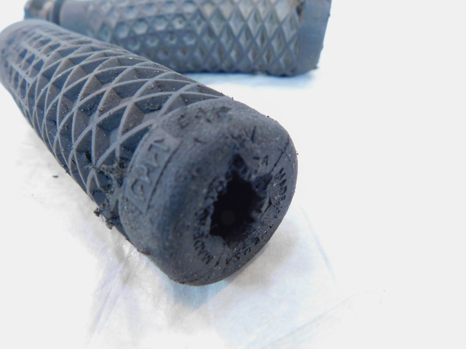 18-24 Indian Scout Bobber Brown Front Left & Right Handlebar Hand Grips