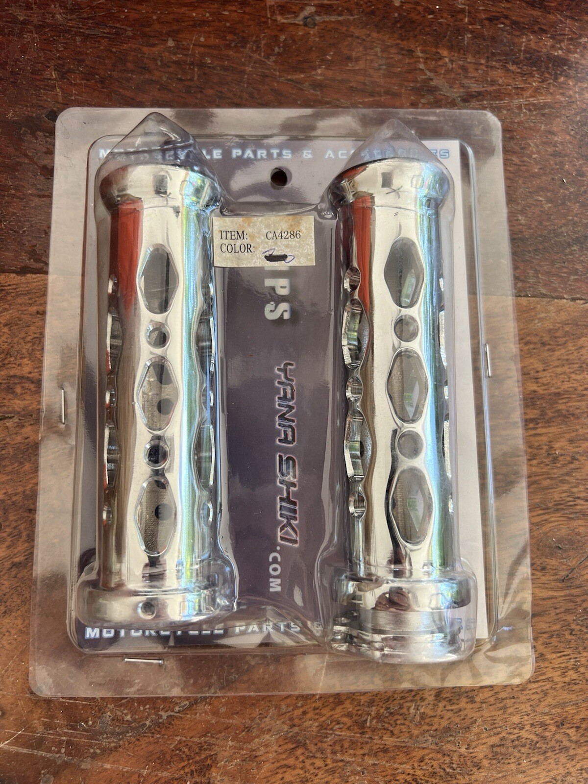 Yana Shiki CA4286 Chrome Universal Fit Diamond Cut-Out Motorcycle Grip Flat End
