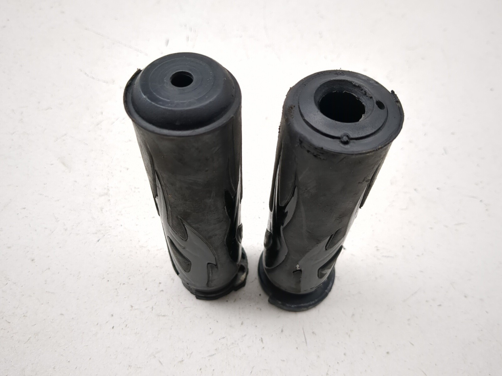 06-11 Harley Davidson Sportster XL1200L Front Left Right Handlebar Grip Set